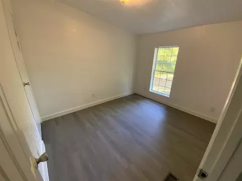 Bedroom - 4120 Hawkins, Jackson, MI 49201 photo 2 of 3