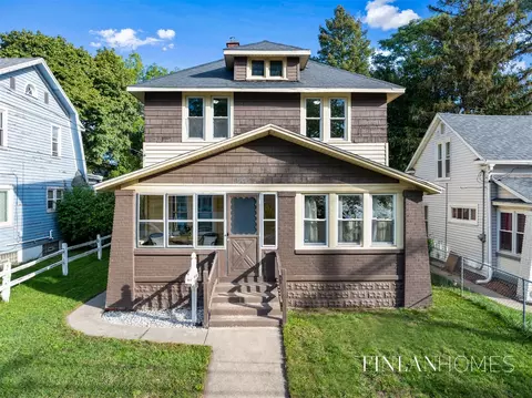 957 Adams, Grand Rapids, MI 49507
