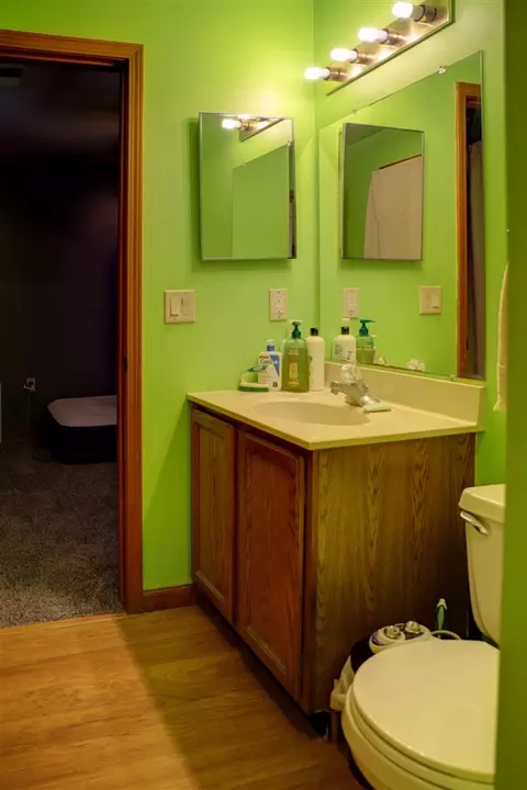 Bath - 6588 Wells, Jackson, MI 49201 photo 4 of 5