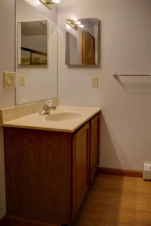 Bath - 6588 Wells, Jackson, MI 49201 photo 1 of 5