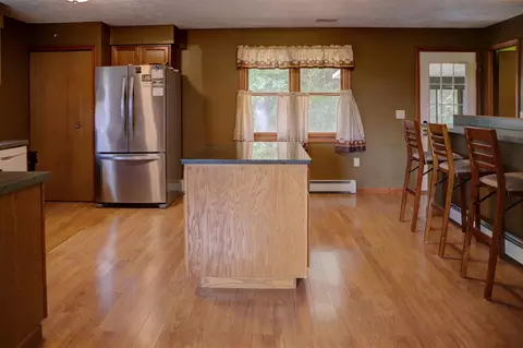 Kitchen - 6588 Wells, Jackson, MI 49201 photo 3 of 4