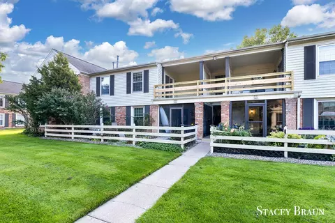 2530 Village, Grand Rapids, MI 49506