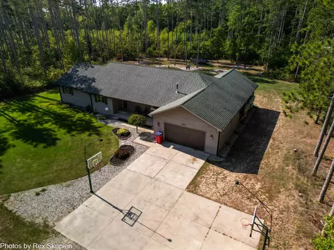 6481 S Tall Pne, Newaygo, MI 49337