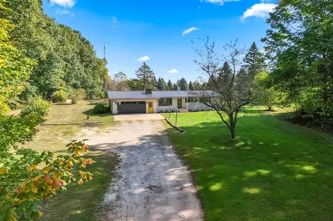 2651 S Sand Lk, Hillsdale, MI 49242