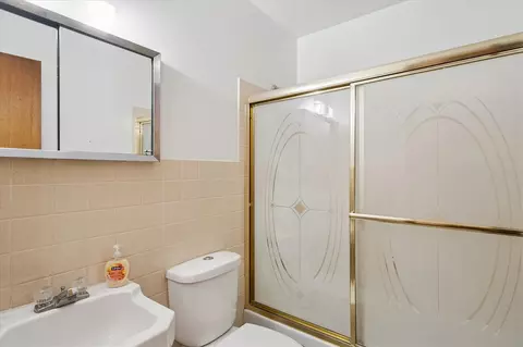 Bath - 540 Cosmopolitan, Marshall, MI 49068 photo 2 of 2