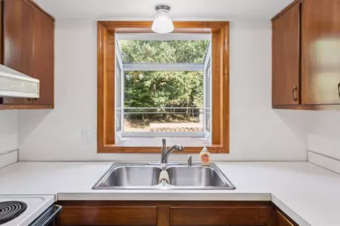 Kitchen - 540 Cosmopolitan, Marshall, MI 49068 photo 3 of 4
