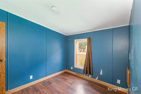 Bedroom - 2456 Dane, Gowen, MI 49326 photo 2 of 5