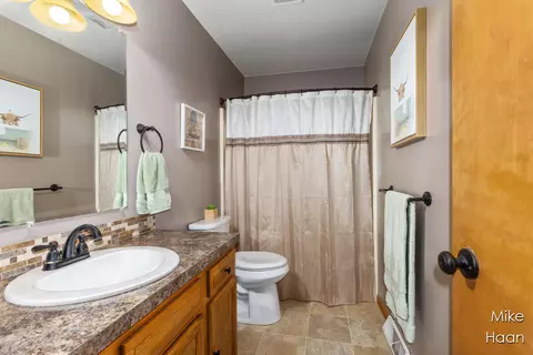 Bath - 2298 138th, Dorr, MI 49323 photo 1 of 1