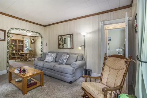 Living - 633 Buchanan, Mendon, MI 49072 photo 2 of 2