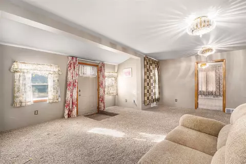 Living - 521 Spring, Lowell, MI 49331 photo 2 of 11