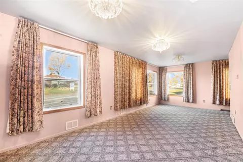 Living - 521 Spring, Lowell, MI 49331 photo 8 of 11