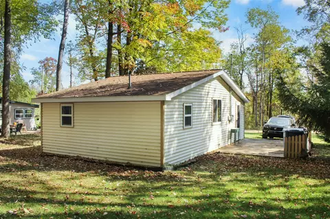 1129 Crestview, Harrison, MI 48625 photo 3