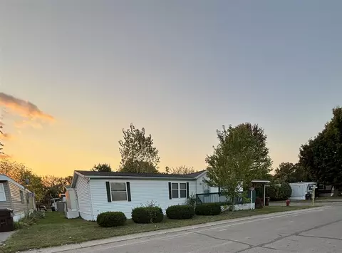 1516 Cedarview, Lansing, MI 48911
