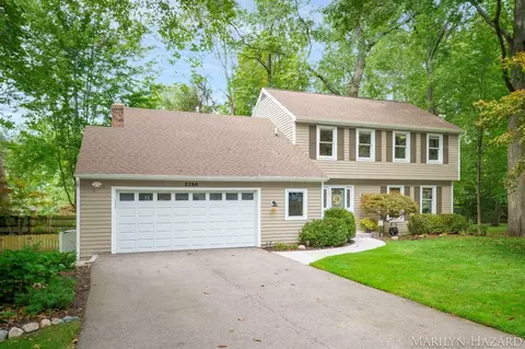 2760 Hayward, Grand Rapids, MI 49546