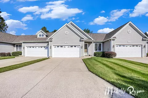 11381 Pointe Lk, Holland, MI 49424