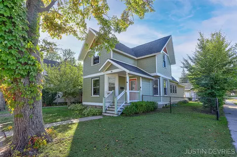 36 W 18th, Holland, MI 49423