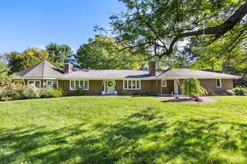 2325 Indian Ml, Grand Rapids, MI 49544