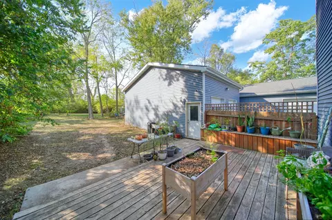 Exterior - 335 Wall, Jackson, MI 49203 photo 10 of 18