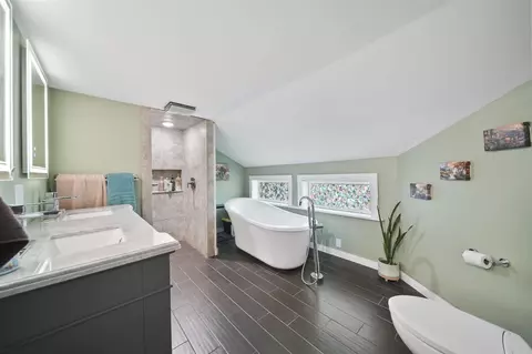 Bath - 335 Wall, Jackson, MI 49203 photo 5 of 5