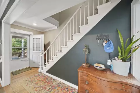 Entry Way - 335 Wall, Jackson, MI 49203 photo 1 of 2