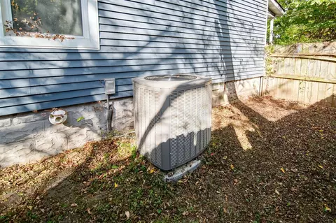 Exterior - 335 Wall, Jackson, MI 49203 photo 16 of 18