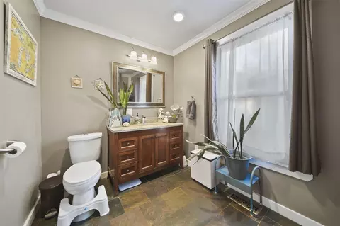 Bath - 335 Wall, Jackson, MI 49203 photo 1 of 5