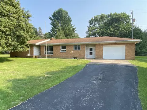 1823 Red Apple, Manistee, MI 49660
