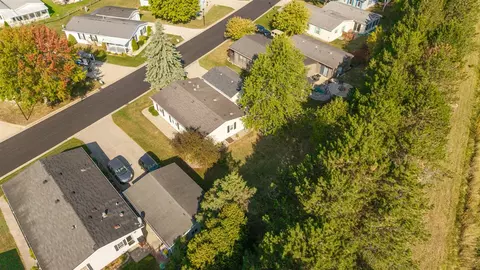 317 Cadgewith E, Lansing, MI 48906 photo 27