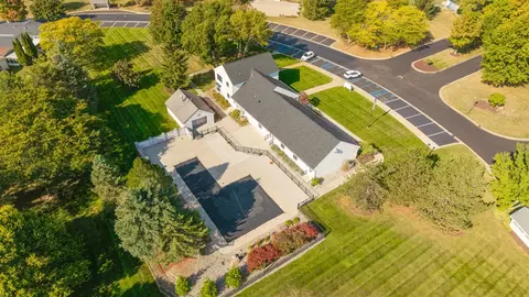 317 Cadgewith E, Lansing, MI 48906 photo 31