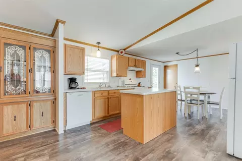 317 Cadgewith E, Lansing, MI 48906 photo 9