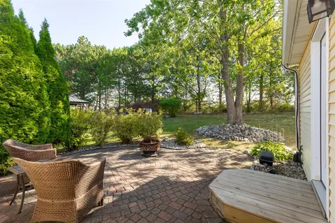 317 Cadgewith E, Lansing, MI 48906 photo 24