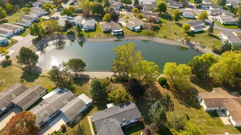 317 Cadgewith E, Lansing, MI 48906 photo 33
