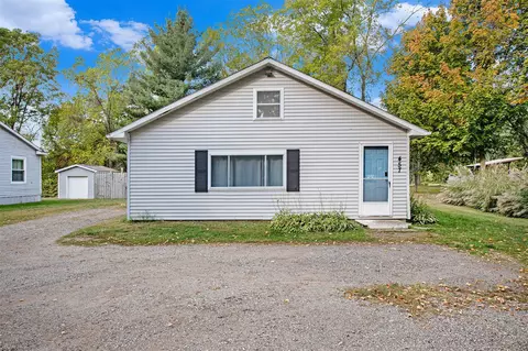 457 S Burr Oak, Colon, MI 49040