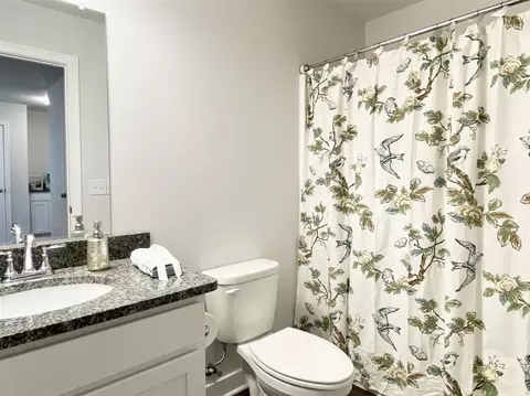 Bath - Unit 111 Highpoint, Wayland, MI 49348 photo 2 of 2