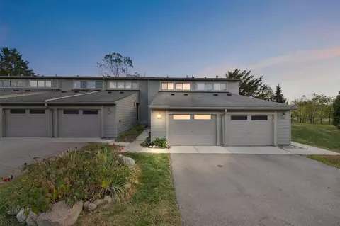 670 Peninsula, Ann Arbor, MI 48105