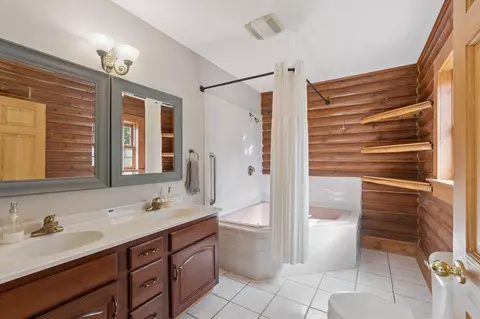 Bath - 1750 Fox, Jackson, MI 49201 photo 2 of 5