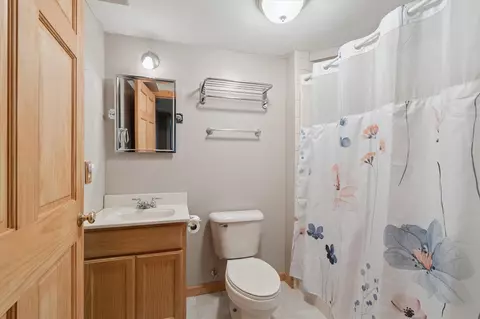 Bath - 1750 Fox, Jackson, MI 49201 photo 5 of 5