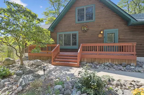 Exterior - 1750 Fox, Jackson, MI 49201 photo 4 of 15