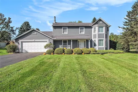 5656 Pebble Rdg, Ann Arbor, MI 48108