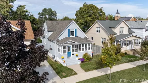 303 W 19th, Holland, MI 49423