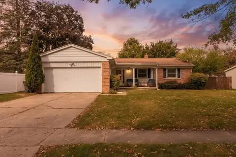 1332 Sussex, Portage, MI 49024