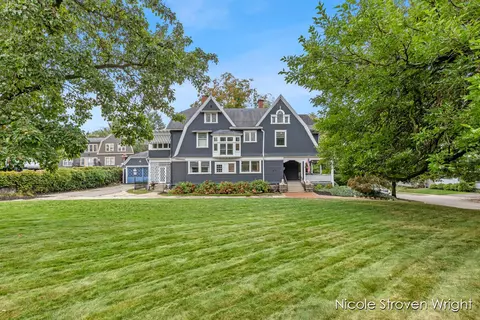 400 Fulton, Grand Rapids, MI 49503