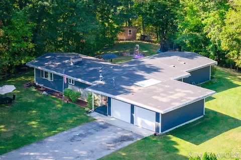 5555 Skyway, Comstock Park, MI 49321