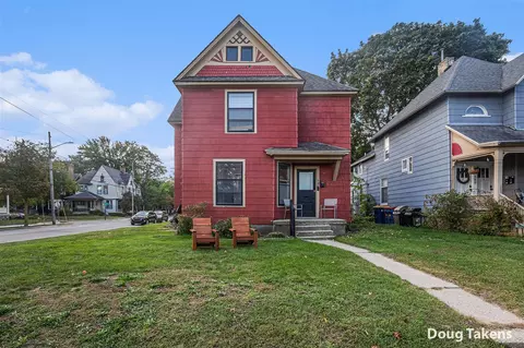 556 Lyon, Grand Rapids, MI 49503