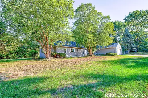 5090 Wakefield, Comstock Park, MI 49321