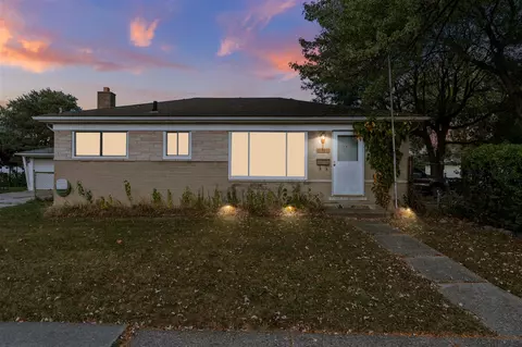 30214 J Carls, Roseville, MI 48066
