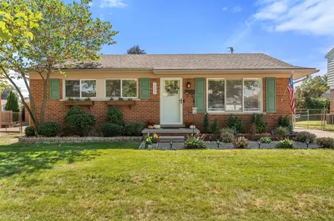 35527 Elmira, Livonia, MI 48150