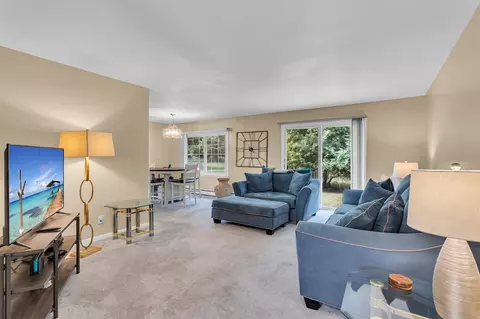 Living - 1504 Warren, Jackson, MI 49203 photo 1 of 3