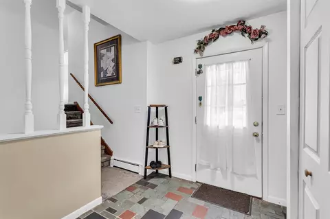 Entry Way - 1504 Warren, Jackson, MI 49203 photo 1 of 2