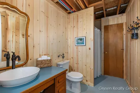 Bath - 3047 144th, Dorr, MI 49323 photo 2 of 2